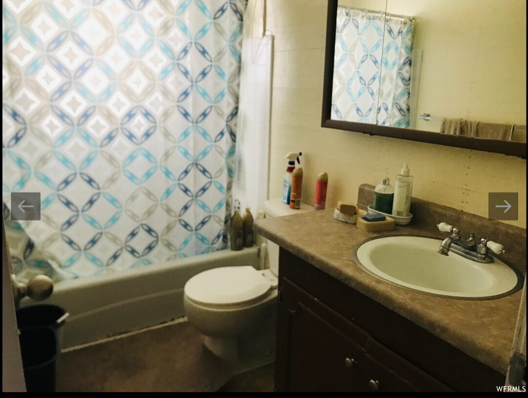 Upstairs bathroom before