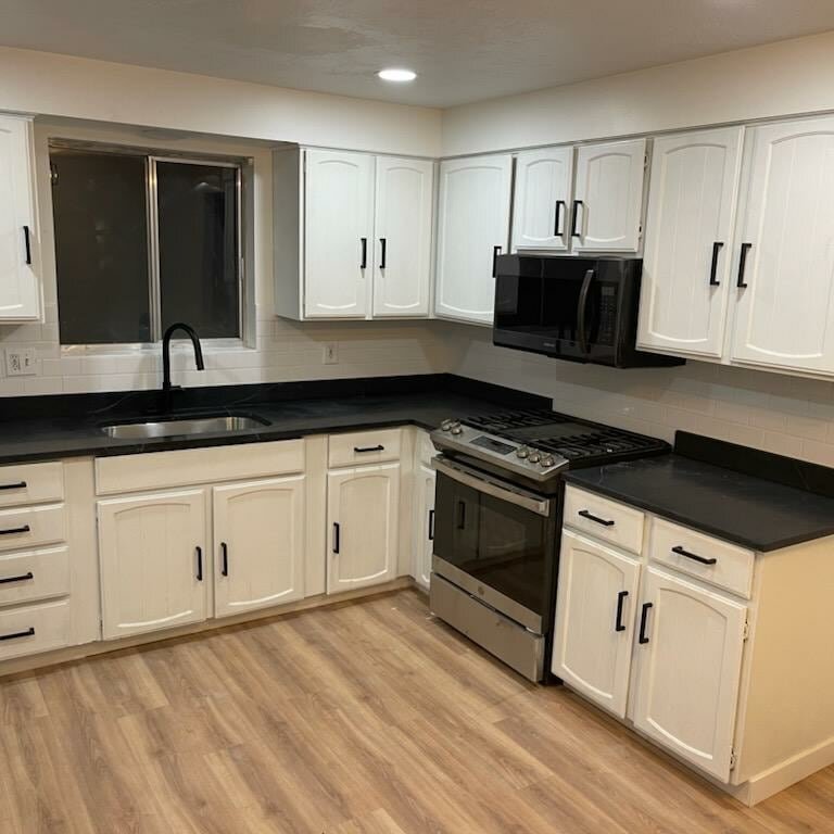 Upstairs kitchen after