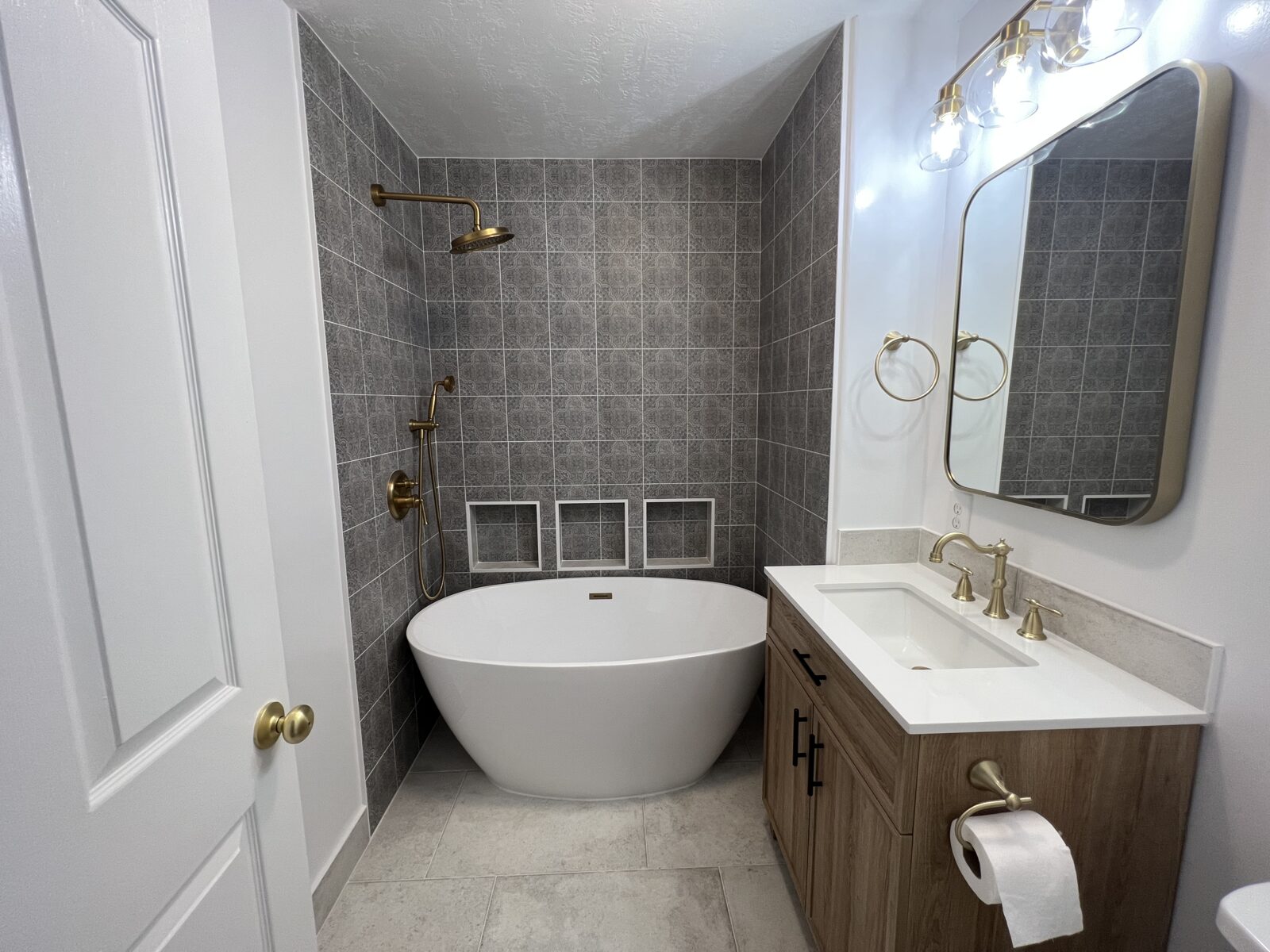 Guest bathroom after